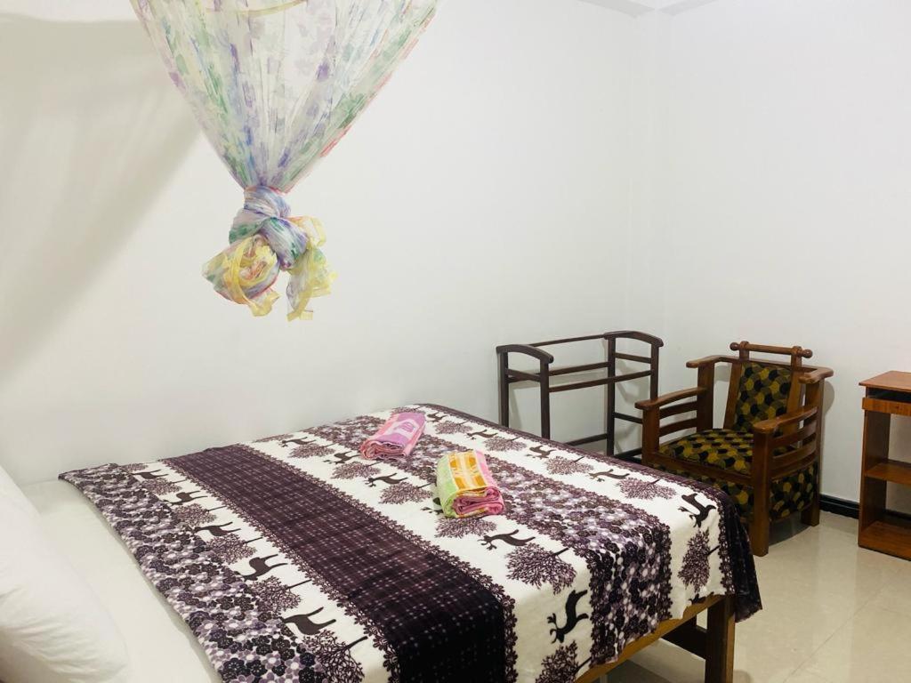 ホテル Lavendra Guset House ナラタニヤ エクステリア 写真